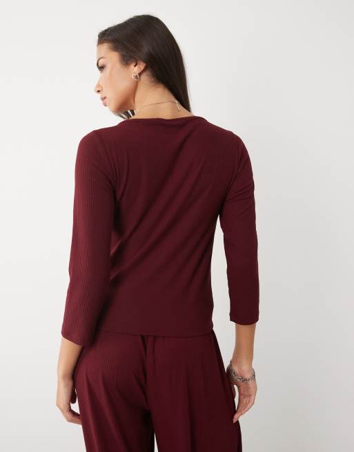 ASOS DESIGN lounge geribde mix & match pyjamatop met boothals en 3/4-lengte in bordeauxrood, 4 van 4