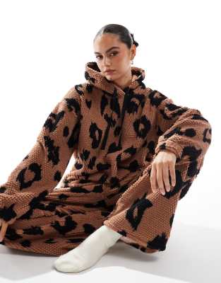 lounge honeycomb hoodie and sweatpants set in leopard print-Brown