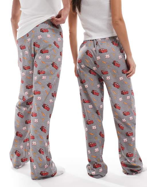 ASOS DESIGN – Lounge-Hose in Grau meliert mit Disney Pixar Cars-Grafik, 3 von 4