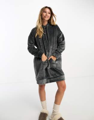 ASOS DESIGN - Lounge-Kleid aus superweichem Fleece in Dunkelgrau