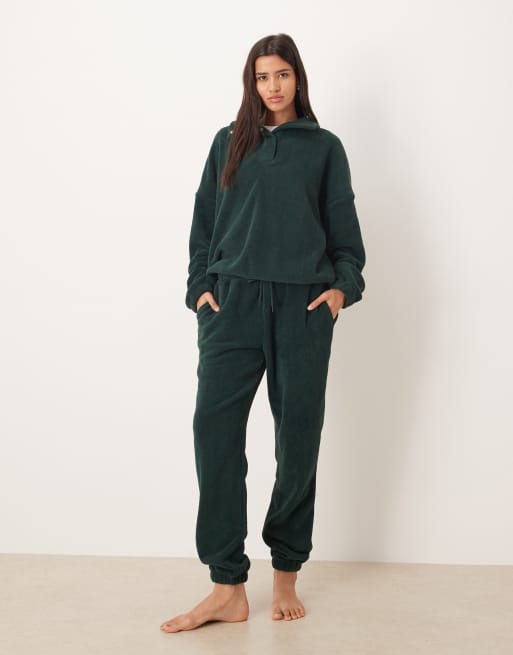 ASOS DESIGN lounge microfleece oversized collar sweatshirt in forest green, 3 of 4