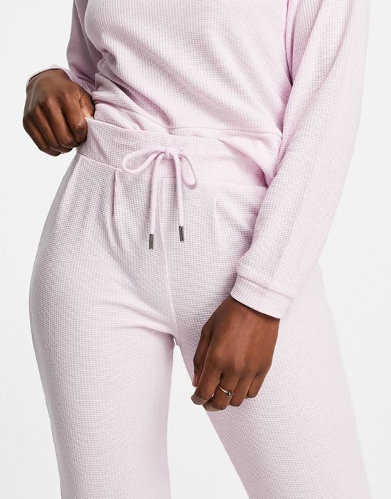 https://images.asos-media.com/products/asos-design-lounge-mini-waffle-sweat-sweatpants-set-in-lilac/201012391-3?$n_550w$&wid=550&fit=constrain
