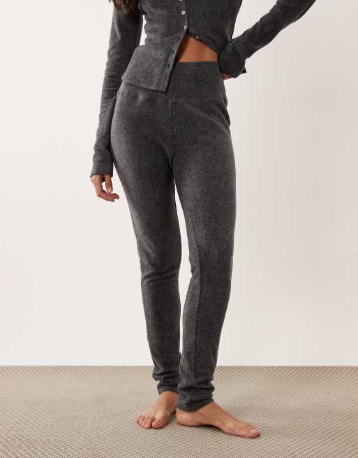 ASOS DESIGN Mix & Match lounge lightweight fleece set in charcoal, 5 of 6