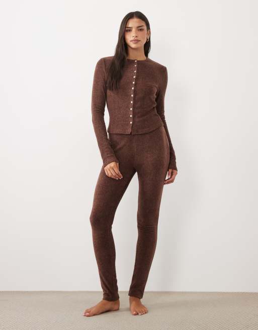 ASOS DESIGN lounge mix & match lätt fleecekofta med knäppning i chokladbrun, 2 av 4