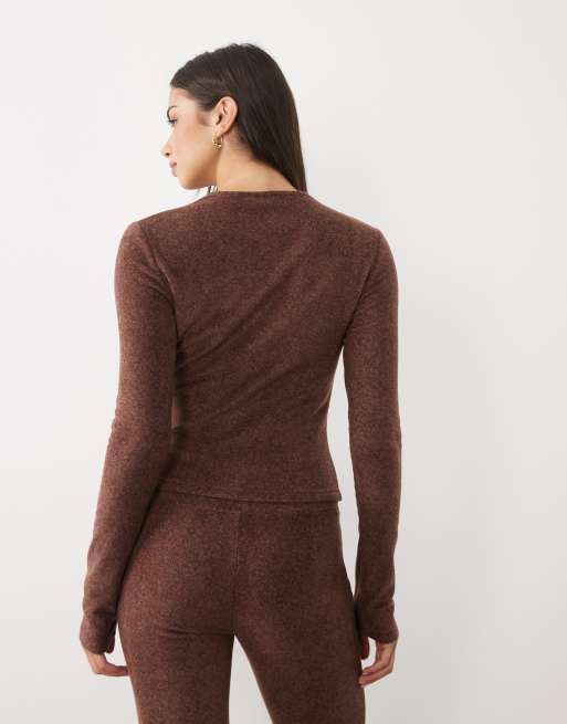 ASOS DESIGN lounge mix & match lätt fleecekofta med knäppning i chokladbrun, 4 av 4