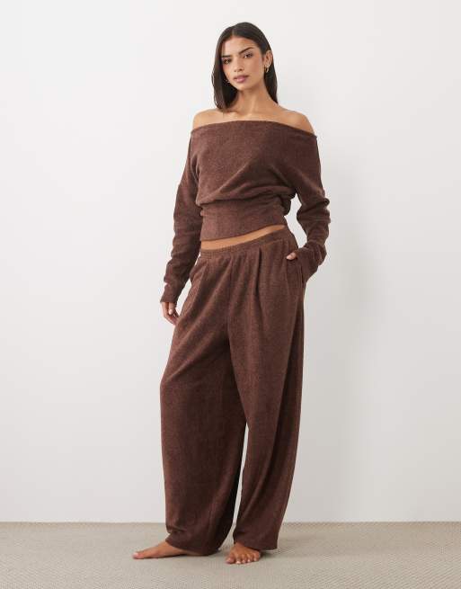 ASOS DESIGN lounge mix & match let fleece offshoulder-top i chokoladebrun, 2 af 4