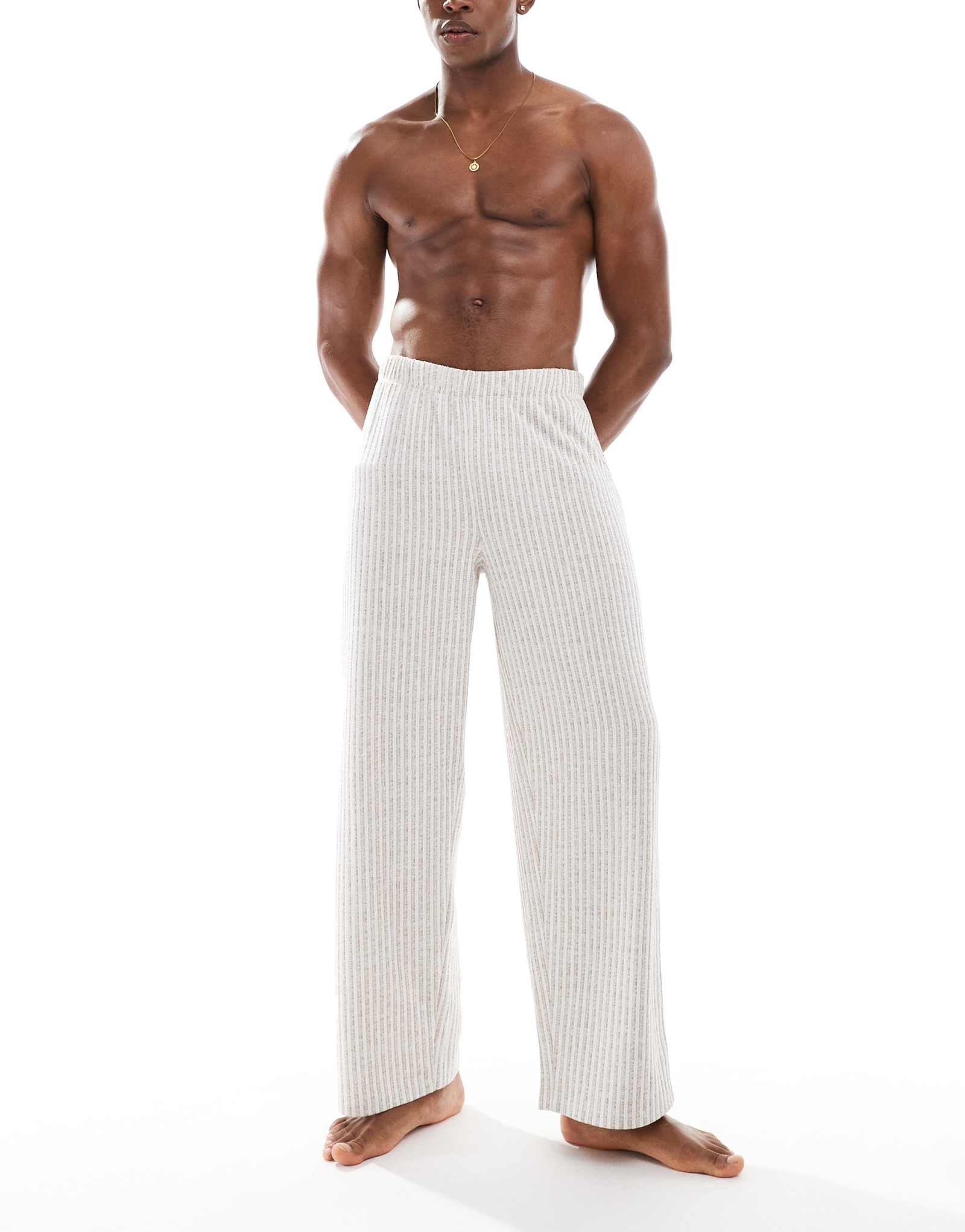 Дизайнерские брюки ASOS для отдыха бежевого цвета 3990₽