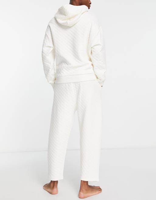 White hoodie discount and sweatpants set