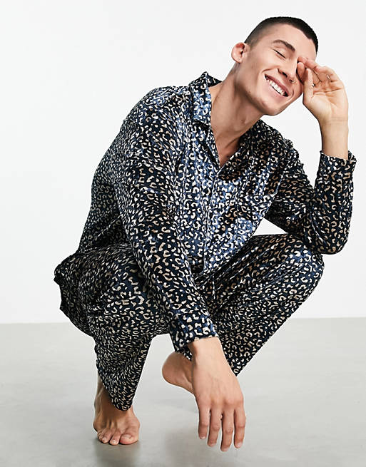  lounge shirt and trouser pyjama set in leopard print velour 