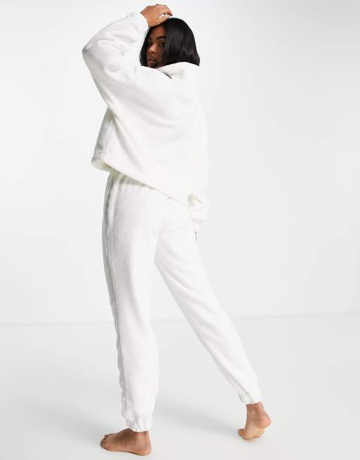 ASOS DESIGN lounge super soft fleece sweatshirt & sweatpants set