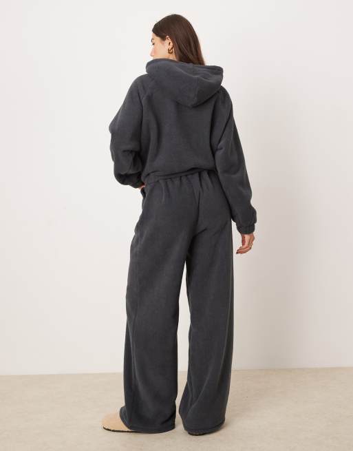 ASOS DESIGN - Loungebroek van microfleece met wijde pijpen in staalgrijs, 5 van 5