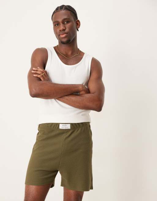 ASOS DESIGN - Loungeshort met wafelstructuur en geweven patch in kaki