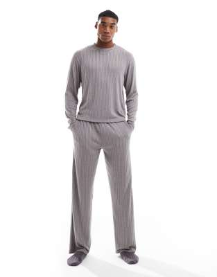 loungewear set with long sleeve boxy T-shirt in dark gray