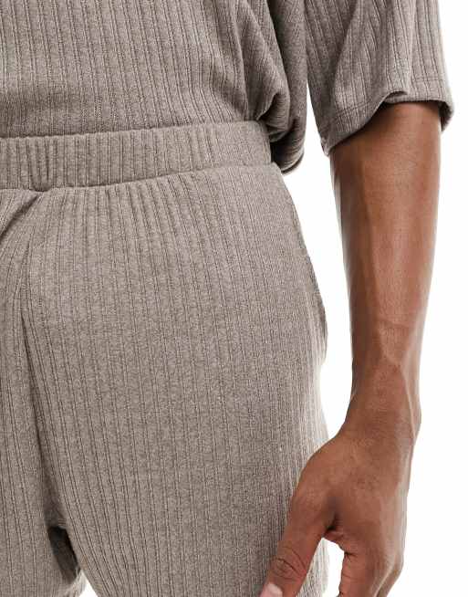 ASOS DESIGN - Loungekledingset van T-shirt en short van getextureerde geribbelde stof in stone