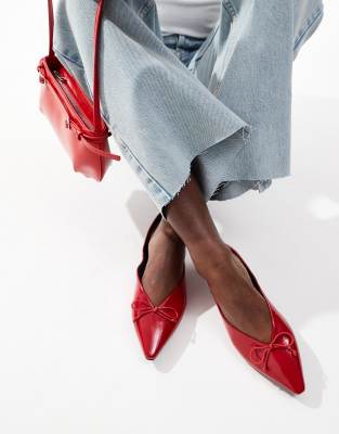 ASOS DESIGN - Lovie - Ballerinas in Rot mit Schleife