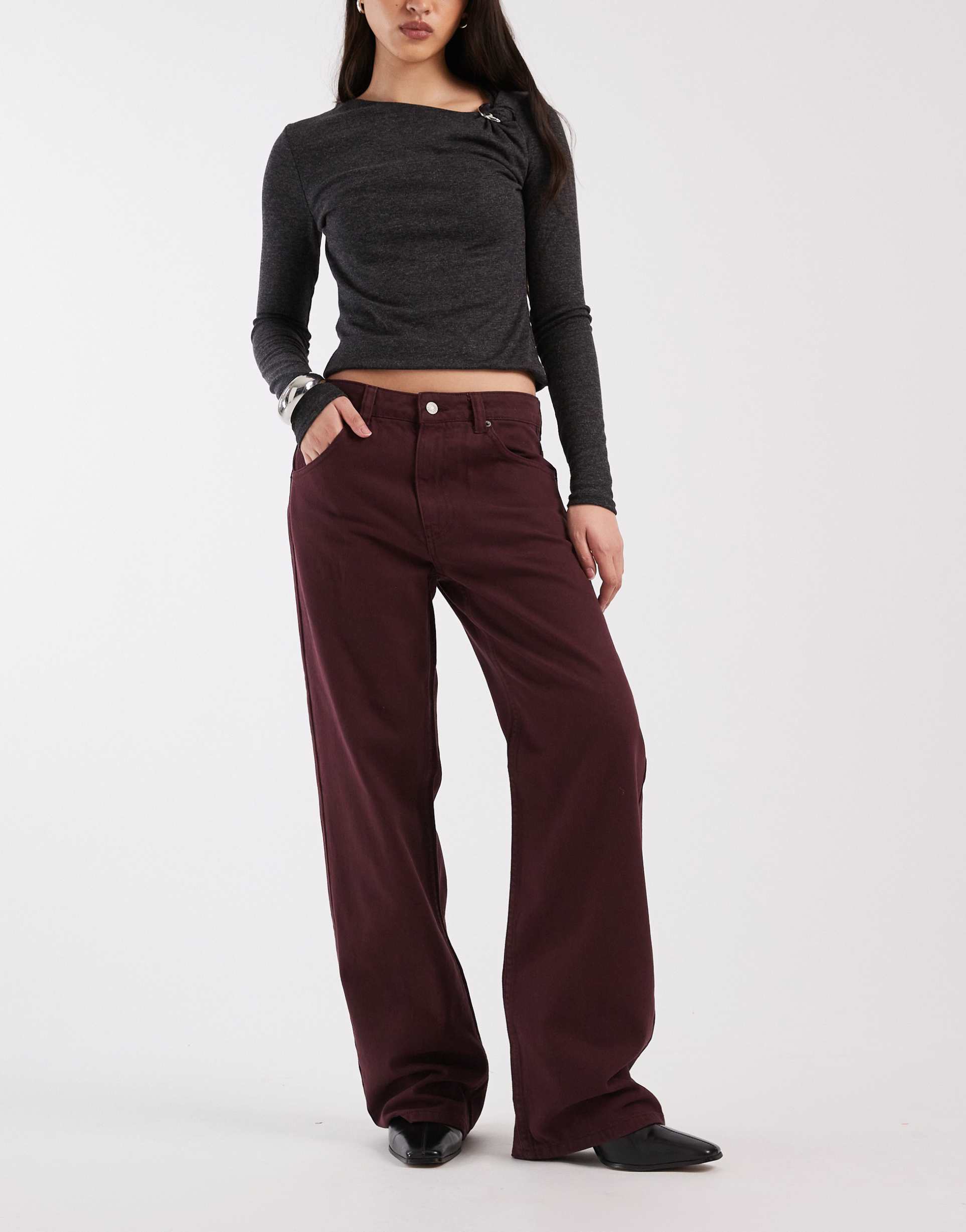 asos design low rise baggy jeans in burgundy