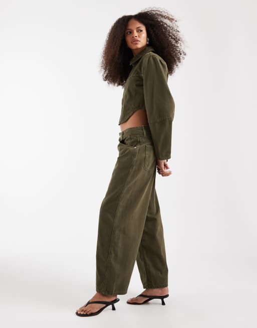 ASOS DESIGN low rise barrel jeans in khaki, 3 of 5