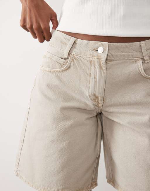 ASOS DESIGN low rise bermuda shorts in taupe, 4 of 5