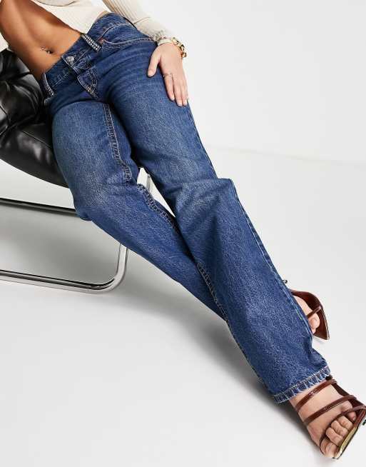 ASOS DESIGN - Low rise jeans met rechte pijpen en diamanten riemlussen - MBLUE