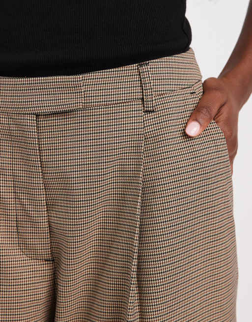 ASOS DESIGN low rise mensy trousers in beige dogtooth, 4 of 5