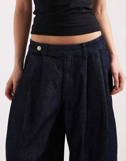 ASOS DESIGN low rise oversized horseshoe jean in blue rinse, 4 of 5