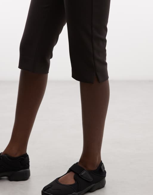 ASOS DESIGN low-rise tailored capri pants in khaki, 4 of 5