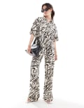 [ASOS DESIGN] ASOS DESIGN low rise textured pants in linen look in zebra print (part of a set)-Multi S Zebra print