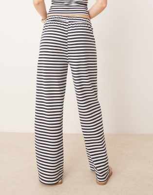 ASOS DESIGN LOW RISE WIDE LEG PANTS 