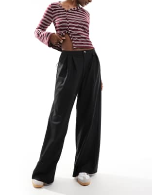 low slung pleated wide leg pants in black-Brown