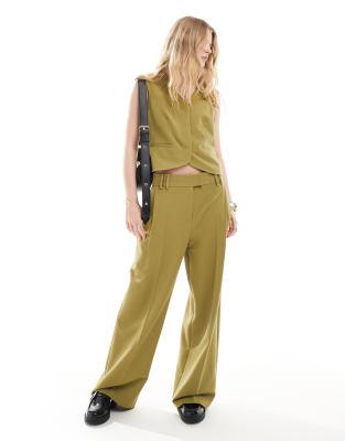 ASOS DESIGN low waist mensy tailored trousers in olive-Green