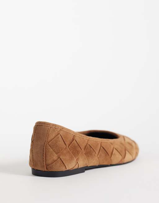 ASOS DESIGN Lowell Premium-Ballerinas aus Wildledergewebe in Hellbraun, 4 von 4