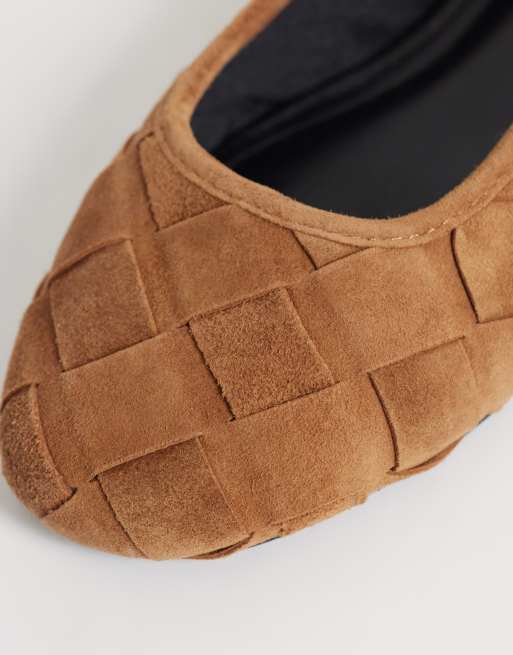 ASOS DESIGN Lowell premium mockavävda ballerinaskor i tan, 3 av 4