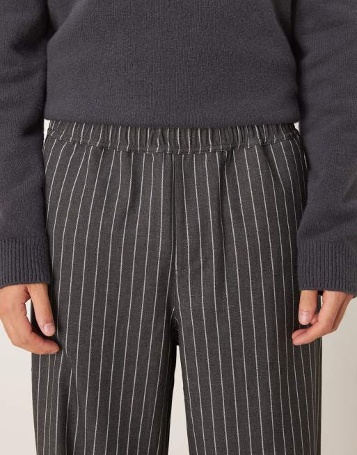 ASOS DESIGN løse pull-on-bukser i grå nålestribe, 4 af 5