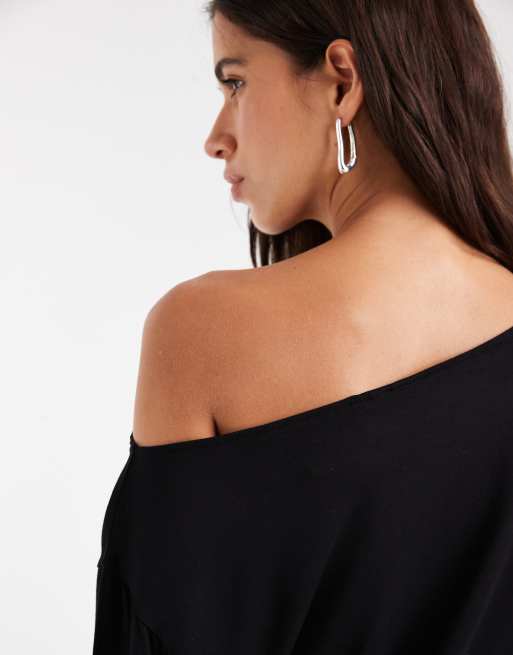 ASOS DESIGN løstsiddende offshoulder-top med lange ærmer og indsnøret talje i sort, 4 af 4