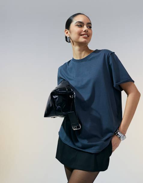 ASOS DESIGN - Løstsiddende T-shirt i forvasket sort med regular fit-pasform og rå kanter - view 1
