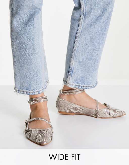 ASOS DESIGN - Ludo - Puntige ballerina's met brede pasvorm en patroon van smalle bandjes in slangenprint