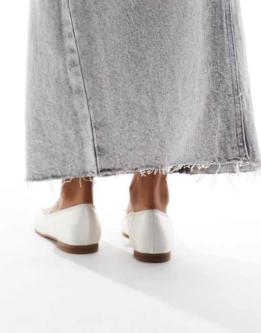 ASOS DESIGN Lullaby basic bow ballet flats in ivory, 4 of 4