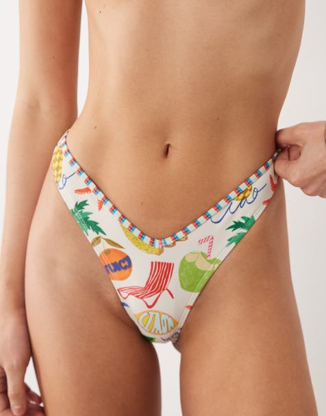 ASOS DESIGN - Luna - Braguitas de bikini con parte delantera de pico y estampado tropical - view 1