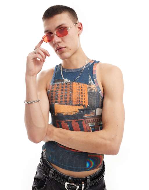 ASOS DESIGN - Lunettes de soleil rectangulaires et angulaires à verres rouges - Doré, 2 de 4