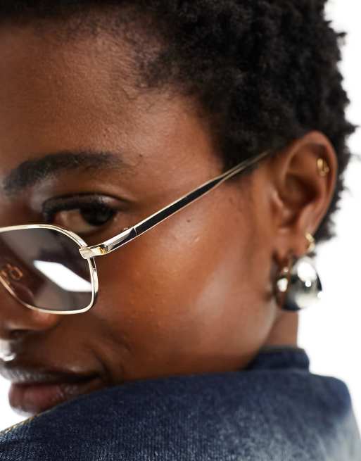 ASOS DESIGN Lunettes de soleil style annees 90 a monture angulaire metallique Dore ASOS