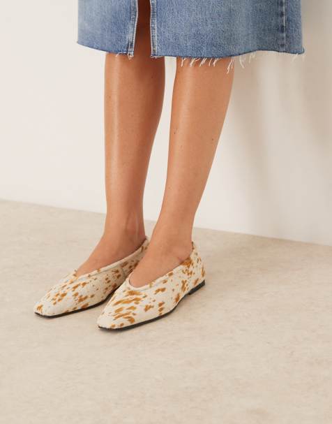 ASOS DESIGN – Lupin – Hochwertige Ballerinas in Ponyfelloptik mit kantiger Zehenpartie und Rehmuster - view 1