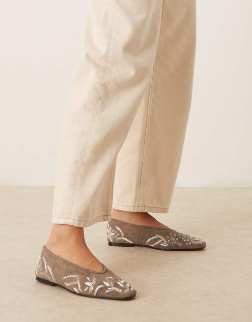 ASOS DESIGN Lupin premium embroided chisel toe ballets in olive, 2 of 4