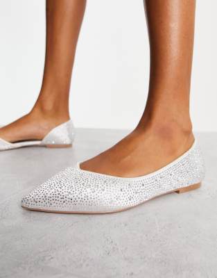  Luscious pointed embellished ballet flats in ivory