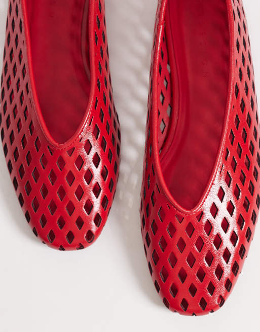 ASOS DESIGN – Lush – Ballerinas in Rot mit Laserschnitt-Design, 2 von 4