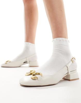 ASOS DESIGN - Lush - Ballerinas in Weiß mit Fersenriemen