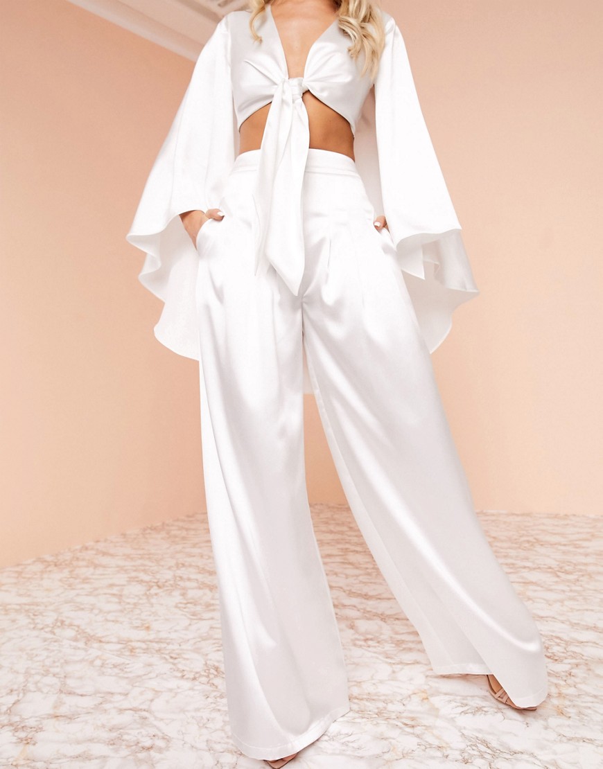 ASOS DESIGN - Luxe wijde broek in ivoorkleurig satijn, combi-set-Wit
