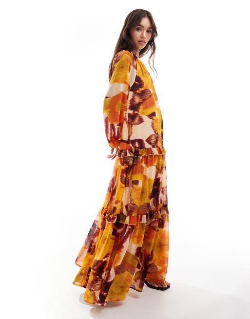 ASOS DESIGN – Luźna sukienka maxi z zabudowanym dekoltem i falbanką w rozmyty kwiatowy wzór