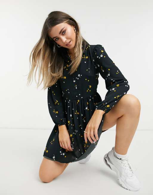 ASOS DESIGN – Luźna sukienka mini w kwiatowy wzór z długim rękawem i guzikami