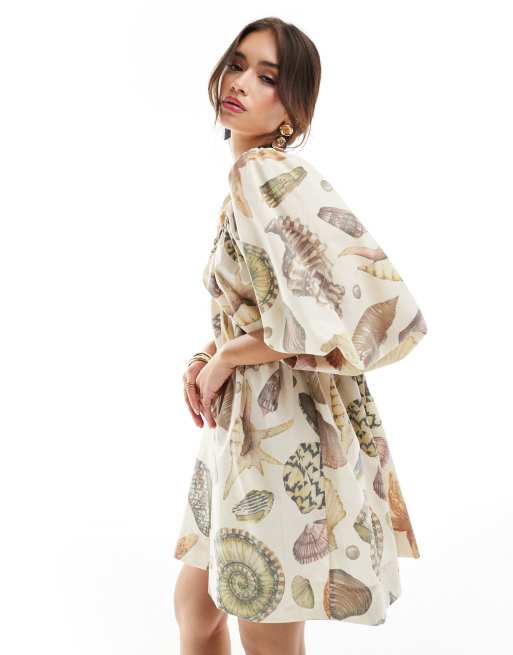 ASOS DESIGN – Luźna sukienka mini ze wzorem w muszle z dekoltem w szpic i bufkami