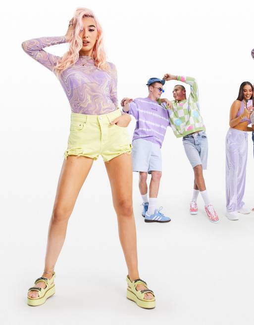 ASOS DESIGN – Luźne jeansowe szorty ze średnim stanem w żółtym kolorze